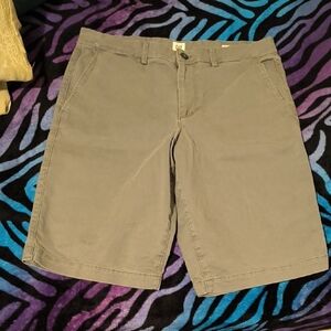 GAP | Men's Flat Front Shorts in Light Gray (22 Inches Length)